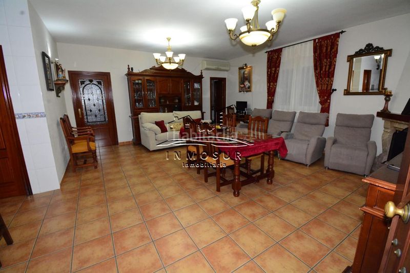 Foto 72372b33-a307-4c7a-95f2-de05ec790659. Casa amb piscina a San Francisco Lucena