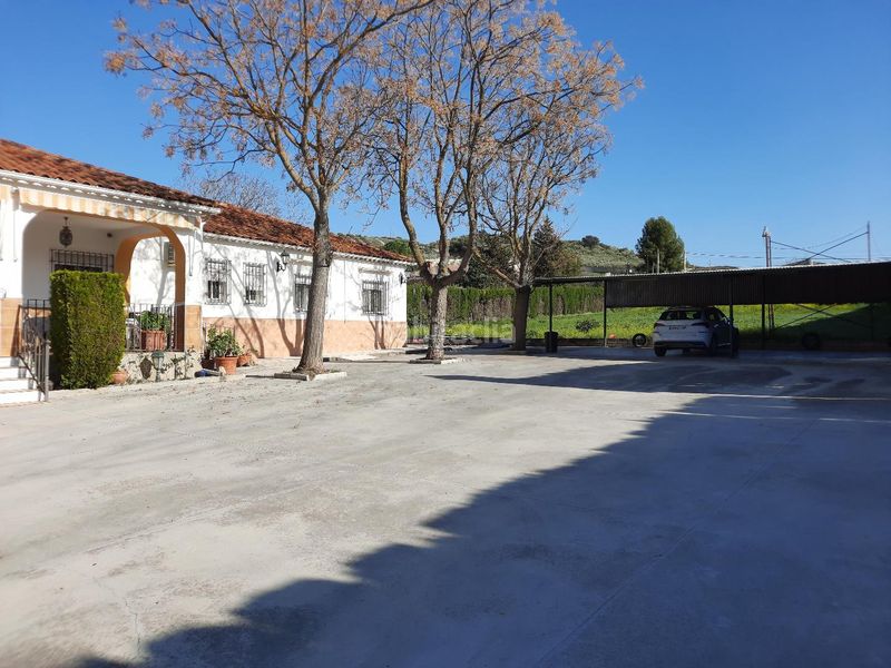 Foto c88571e5-4586-4cbf-9a13-f3bd7ae0c272. Casa amb piscina a San Francisco Lucena
