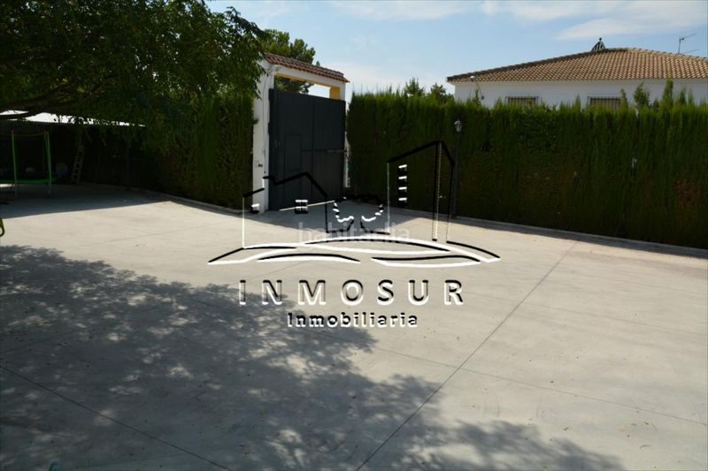 Foto d7aaf905-d20a-4223-a0aa-40952c05487c. Casa amb piscina a San Francisco Lucena