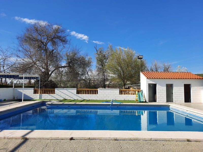 Foto f4993f75-8ca0-49be-b8e0-0d431095e3ef. Casa amb piscina a San Francisco Lucena