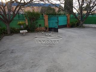 Casa a Poleares. Chalet en zona carretera de rute. cuenta con una superficie de 3