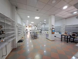 Lloguer Local Comercial a San Francisco. Local comercial en calle el peso. cuenta con una superficie de 2