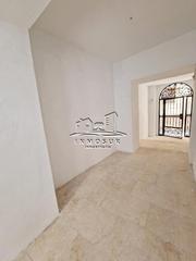 Casa adossada a Centro. Edificio en zona centro. cuenta con una superficie de solar de 1
