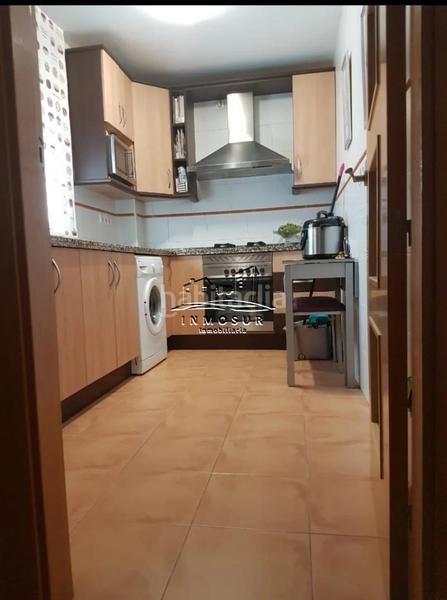 Foto e72ea2ae-4342-4dff-a9a1-62b7f6a5b5a0. Piso  en ronda dEl Valle tu nuevo hogar ideal!buscas un piso cómodo, luminoso y bien ubicado? este es el tuyo!este amplio piso en r en Lucena