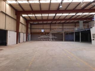 Nave industrial en San Francisco. Nave en zona ctra. cabra con una superficie de 1300 m2., distrib
