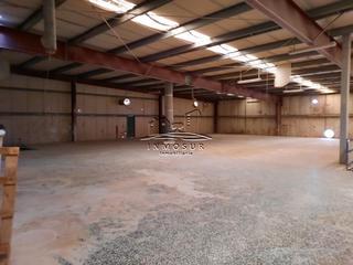 Rent Industrial building in San Francisco. Nave en zona ctra. cabra con una superficie de 1.100 m2., distri