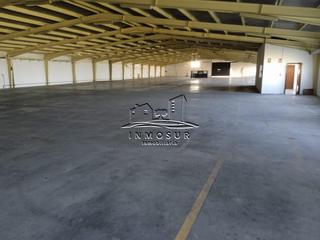 Nave industrial en San Francisco. Nave en zona carretera de málaga. cuenta con una superficie de p