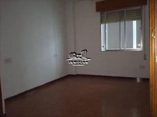 Appartement à Centro. Piso muy céntrico con 165 m2. cuenta con salón-comedor, salita,