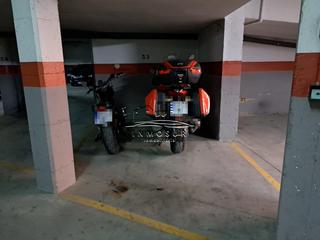 Parking coche en Centro. Parking en calle molino con capacidad para dos motos.