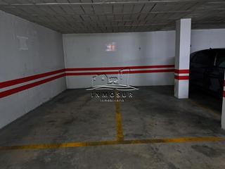 Parking coche en Las Tinajerías - Juderías. Dos cocheras en calle las tiendas. las plazas de aparcamiento so