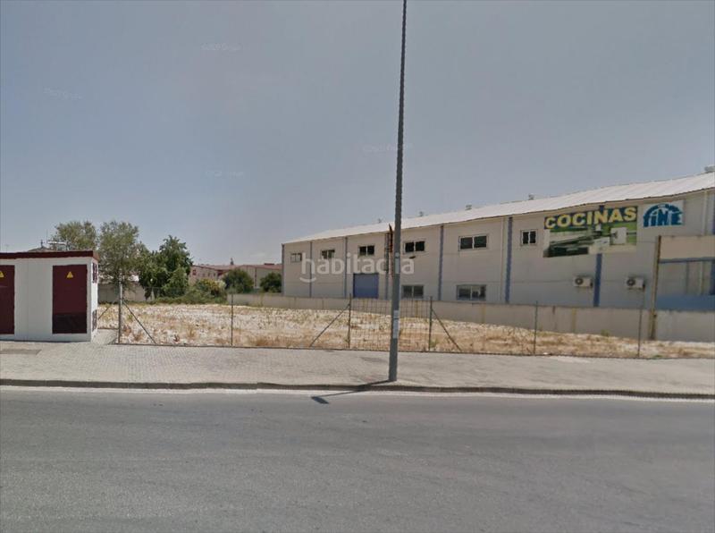 Foto 4f2baac4-3a41-452a-9c60-cd45fd785b79. Terreno residencial solar en polígono industrial príncipe felipe. cuenta con una superficie de 2.002 m2. y una fachada a calle de 47 metros. suelo urb en Lucena