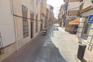 Lloguer Local Comercial a San Francisco. Local comercial en calle cabrillana. cuenta con una superficie d