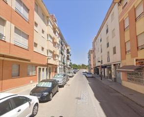 Alquiler Local Comercial en Poleares. Local comercial en zona juego de pelota. cuenta con una superfic