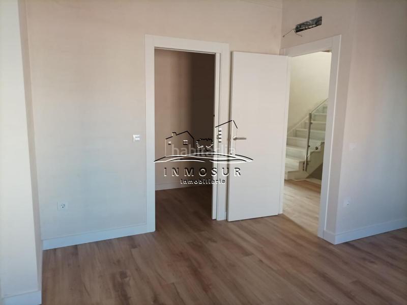 Foto 17f6125b-73d4-443d-b8ed-77d78c5f84c8. Casa adossada a El Carmen - La Barrera Lucena