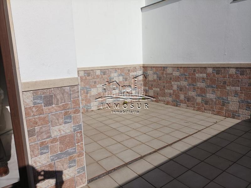 Foto e9b7ec00-321f-4c43-ac48-8a8eac1fb425. Casa adossada a El Carmen - La Barrera Lucena