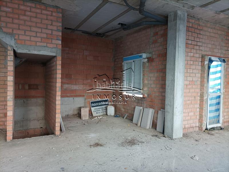 Foto 5eb10523-2a03-4051-bd03-428404f12d6d. Local comercial  en zona los polares. cuenta con una superficie construida de 218 m2. dispone de un sótano de 121 m2. y una planta en Lucena