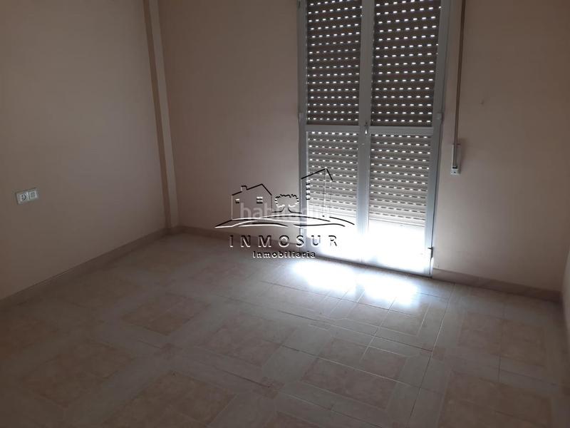 Foto b1124799-5eb7-43bb-9898-3c7438ebcfb1. Location bâtiment à usage industriel dans Poleares Lucena