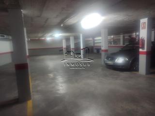 Parking coche en La Calzada. Parking en calle mires. amplia plaza de aparcamiento en zona la