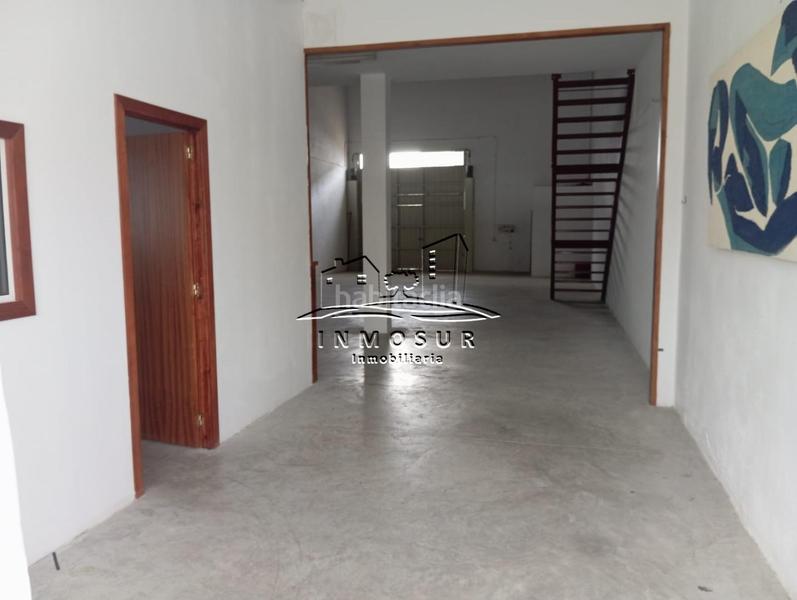 Foto e0d5d58c-17b0-43e4-8cad-6cf920852283. Bâtiment à usage industriel dans San Francisco Lucena