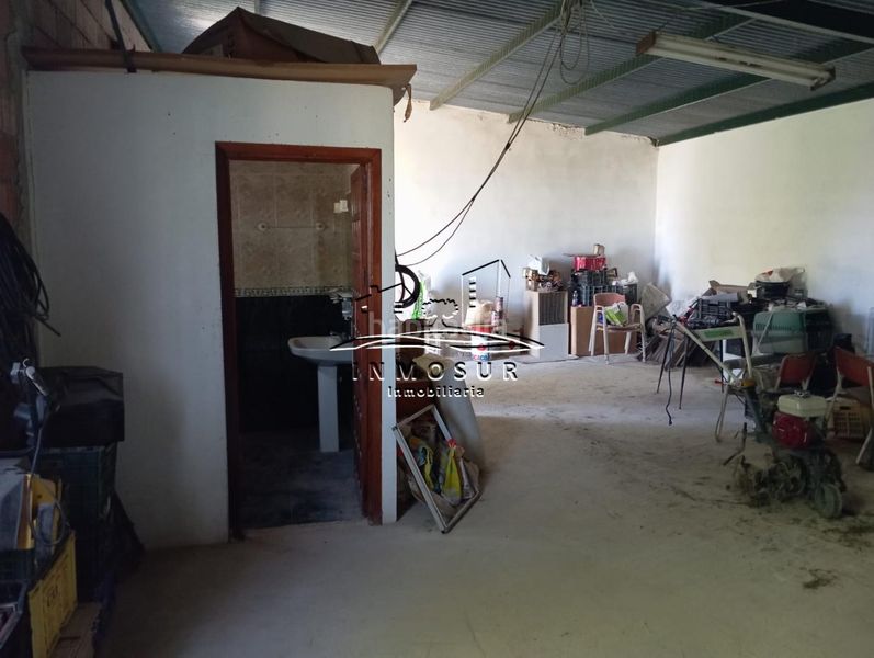Foto ab70ec32-b1b5-4085-88e9-f879fad527c9. Finca rústica a Centro Lucena