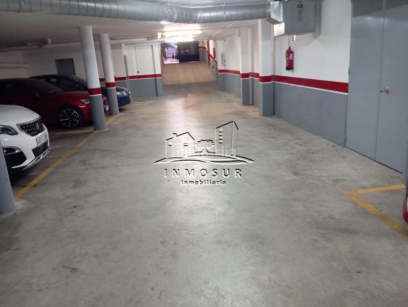 Foto f2039a5d-f06a-4335-8229-d1d115d4bcfd. Aparcament cotxe a San Francisco Lucena