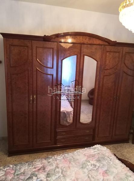 Foto 805f97db-8141-453c-94a8-0e819978394b. Piso  en zona santiago. cuenta con recibidor, amplio salóncomedor con dos balcones a la calle, cocina con despensa, lavadero, aseo, en Lucena