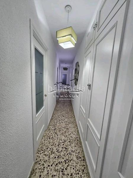 Foto f7d8d7ae-427b-4235-8190-4812a839d644. Piso  en zona santiago. cuenta con recibidor, amplio salóncomedor con dos balcones a la calle, cocina con despensa, lavadero, aseo, en Lucena