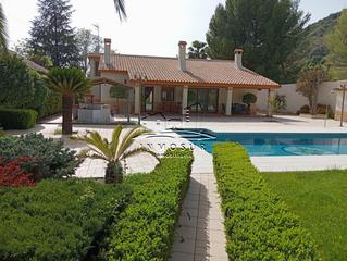 Casa a Las Vegas - Campoaras. Chalet en campoaras. cuenta con una parcela de 1400 m2. y dispon