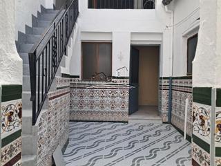 Casa a Poleares. Casa en zona juego de pelota. cuenta con una superficie de parce