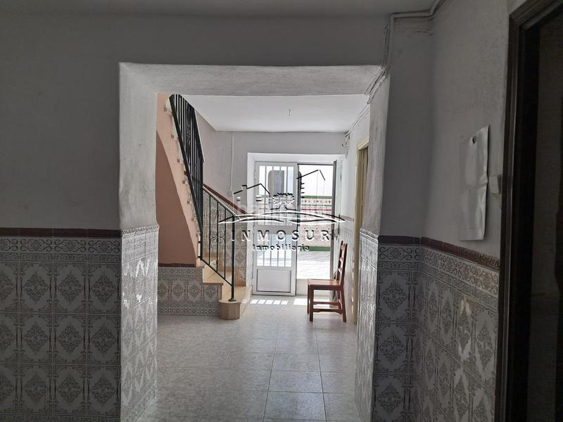 Foto b7d7b7ab-f5be-44ea-9b1a-6fde1555121f. House in Poleares Lucena