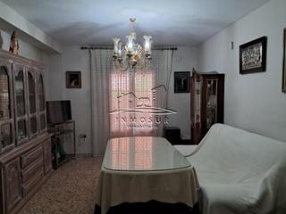 Casa adossada a El Valle. Casa en zona avenida miguel cuenca valdivia. la planta baja disp