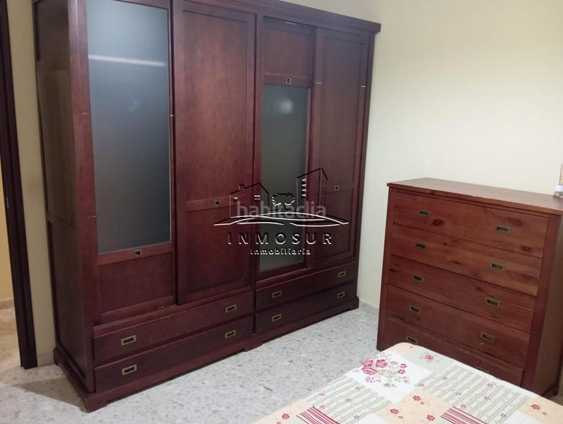 Foto 70db8d6e-8bc8-46ad-af8c-6d28372a58d5. Piso  céntrico con recibidor, salóncomedor, cocina amueblada y equipada con electrodomésticos, cuarto de baño, aseo, tres dormitori en Lucena