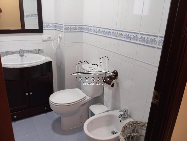 Foto 824bbd97-1072-4a69-8737-62684514b5f4. Piso  céntrico con recibidor, salóncomedor, cocina amueblada y equipada con electrodomésticos, cuarto de baño, aseo, tres dormitori en Lucena