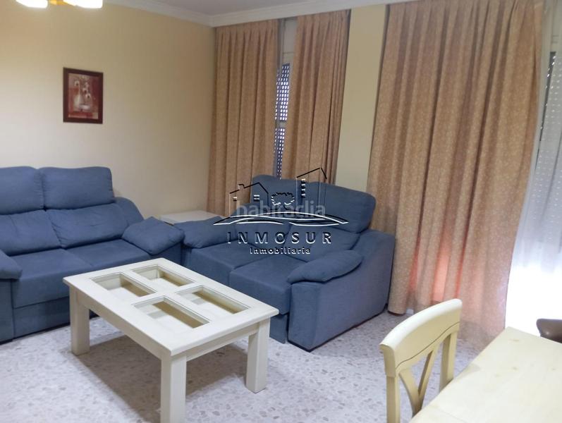 Foto a8144519-9b0f-49f1-bc8b-f75ff7a66132. Piso  céntrico con recibidor, salóncomedor, cocina amueblada y equipada con electrodomésticos, cuarto de baño, aseo, tres dormitori en Lucena