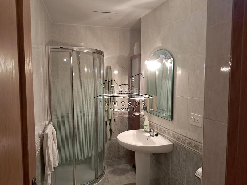 Foto 46d3b65e-239f-4935-96d5-4f474b71a28c. Piso  en planta primera en zona calle san francisco. cuenta con recibidor, salóncomedor, cocina amueblada, aseo, cuarto de baño, tr en Lucena
