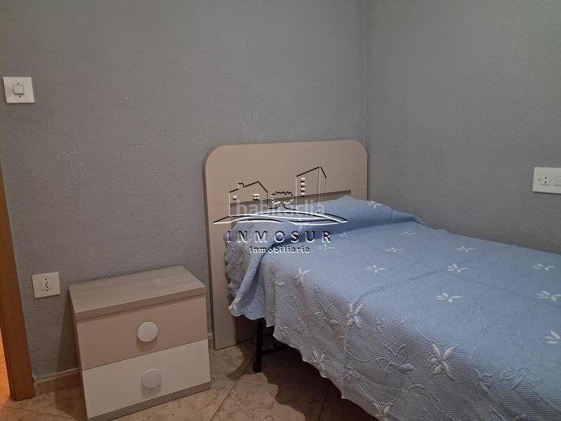 Foto 8f43c574-5f3d-44fd-b264-fc73738b96d3. Piso  en planta primera en zona calle san francisco. cuenta con recibidor, salóncomedor, cocina amueblada, aseo, cuarto de baño, tr en Lucena