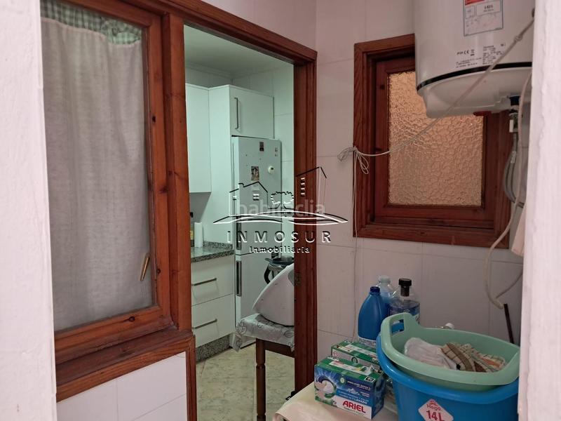 Foto bfda68b5-4b1e-42ab-bfa0-c55493d21000. Piso  en planta primera en zona calle san francisco. cuenta con recibidor, salóncomedor, cocina amueblada, aseo, cuarto de baño, tr en Lucena