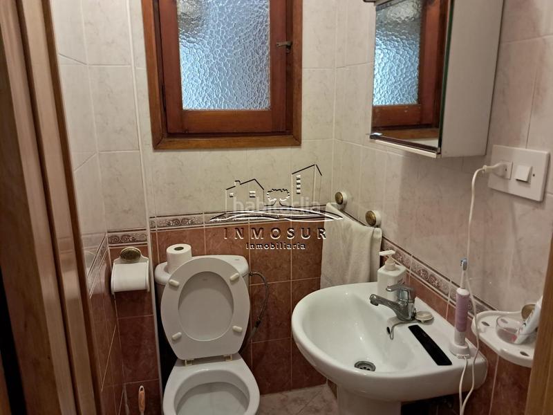 Foto ec6b30ce-8346-4a1a-9538-4a97b8e648ae. Piso  en planta primera en zona calle san francisco. cuenta con recibidor, salóncomedor, cocina amueblada, aseo, cuarto de baño, tr en Lucena