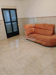 Pis a Centro. Piso en zona calle alhama. cuenta con recibidor, salóncomedor, c