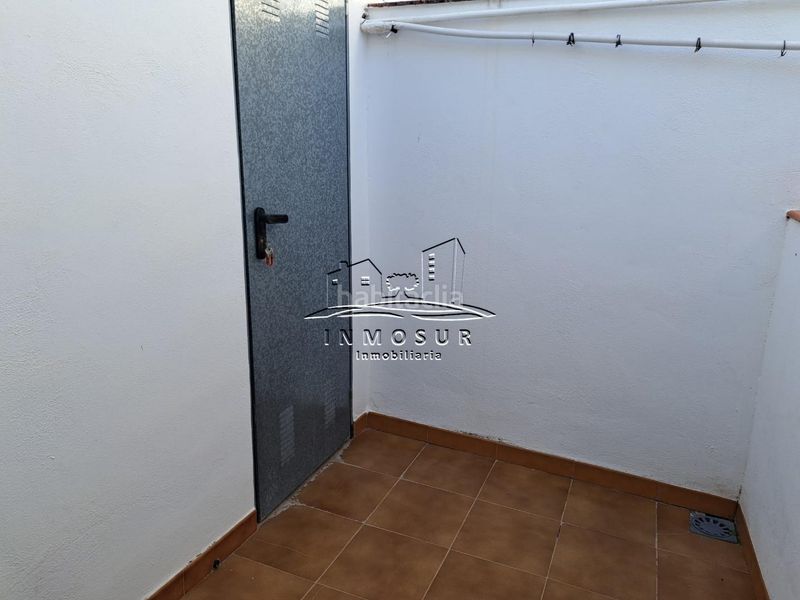 Foto 9d9f52a4-0a43-4e01-8a35-286540a052c1. Casa amb piscina a Centro Lucena
