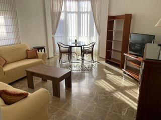 Miete Etagenwohnung in Centro. Piso en zona calle molino. cuenta con salóncomedor, cocina, lava