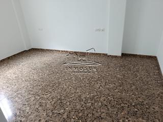 Pis a Las Tinajerías - Juderías. Piso en zona juego de pelota. cuenta con recibidor, salóncomedor