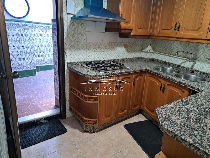 Foto 4c9e5796-f5de-45f4-a22e-513888928978. Casa adossada a San Francisco Lucena