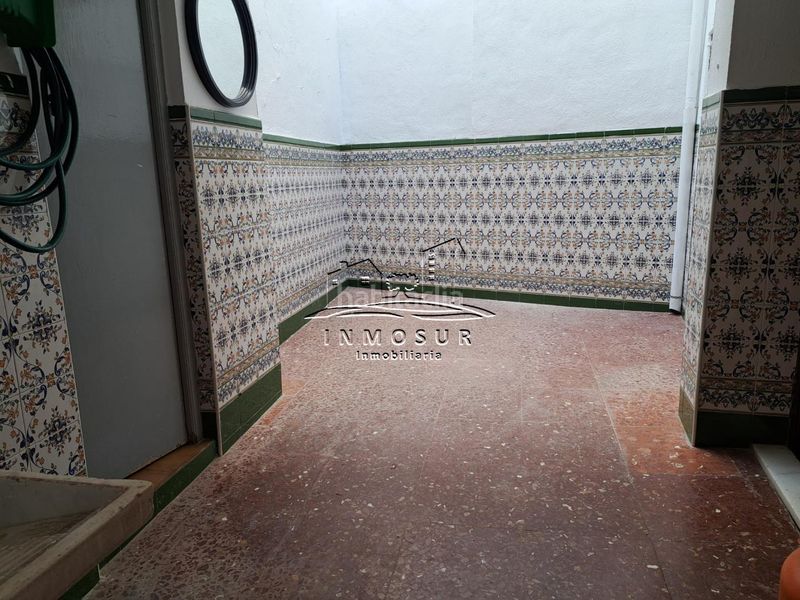 Foto c5af7eba-90a3-41f5-a761-093fa4e27eff. Casa adossada a San Francisco Lucena