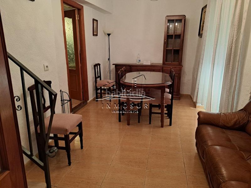 Foto d51f9618-8434-490f-abcb-2365fa7c68a8. Casa adossada a San Francisco Lucena