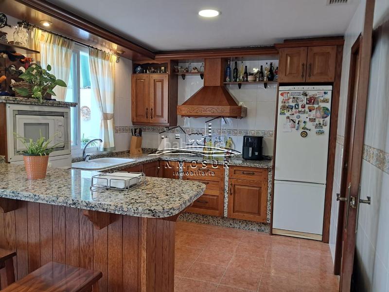 Foto 3eb6f8c5-10e2-4b59-b72d-b39e5df966d6. Casa adossada a El Valle Lucena