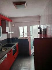 Pis a Las Tinajerías - Juderías. Piso en zona santiago. cuenta con recibidor, salóncomedor, cocin