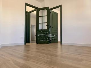 Appartement à Las Tinajerías - Juderías. Piso en zona santiago.  cuenta con recibidor, salóncomedor, coci