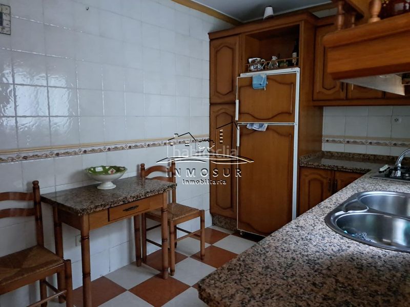 Foto 3a0879d0-46b1-4193-b43c-099d64766936. Casa adossada a Moriles