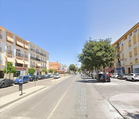 Lloguer Local Comercial a San Francisco. Local en zona ronda san francisco. cuenta con una superficie de